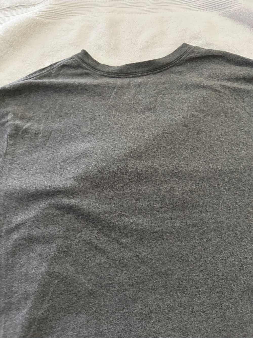 Nike Men’s Gray Crew T-Shirt with White Air Logo - Picture 5 of 6